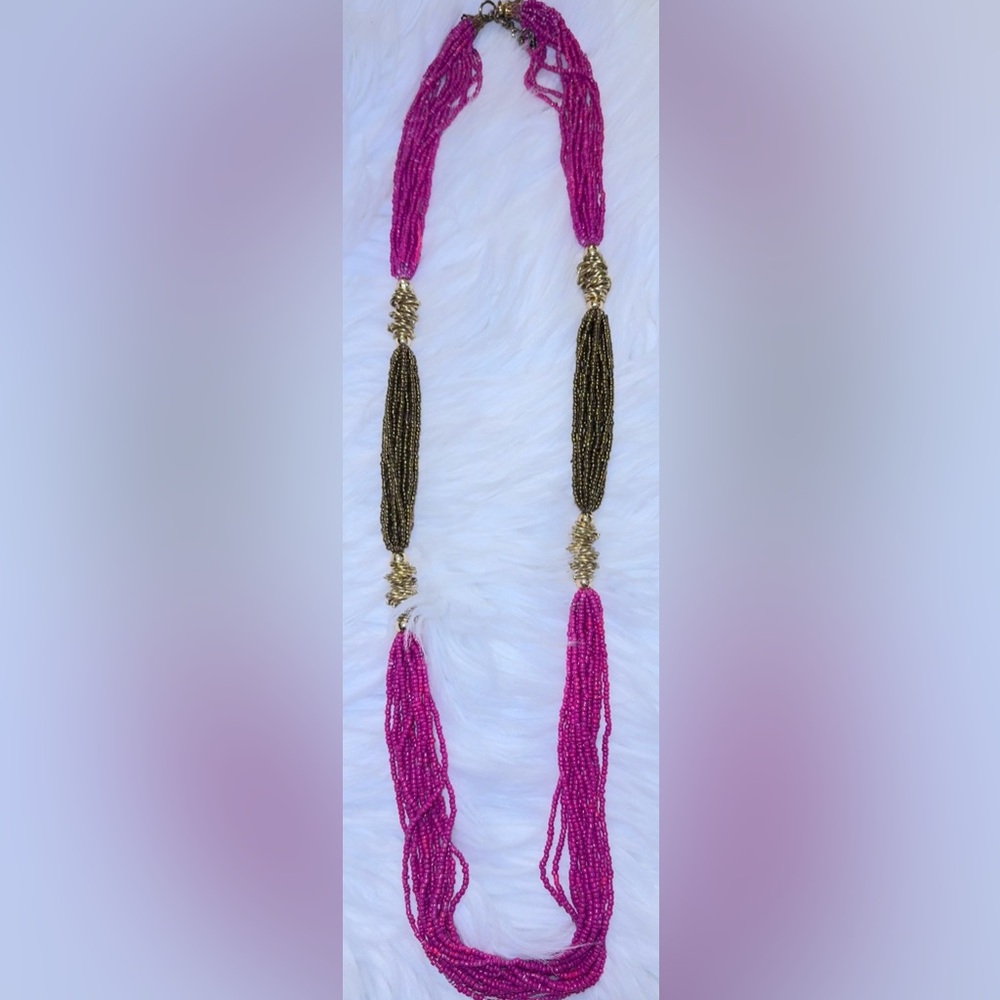 Elegant Beaded Necklace in Pink and Gold